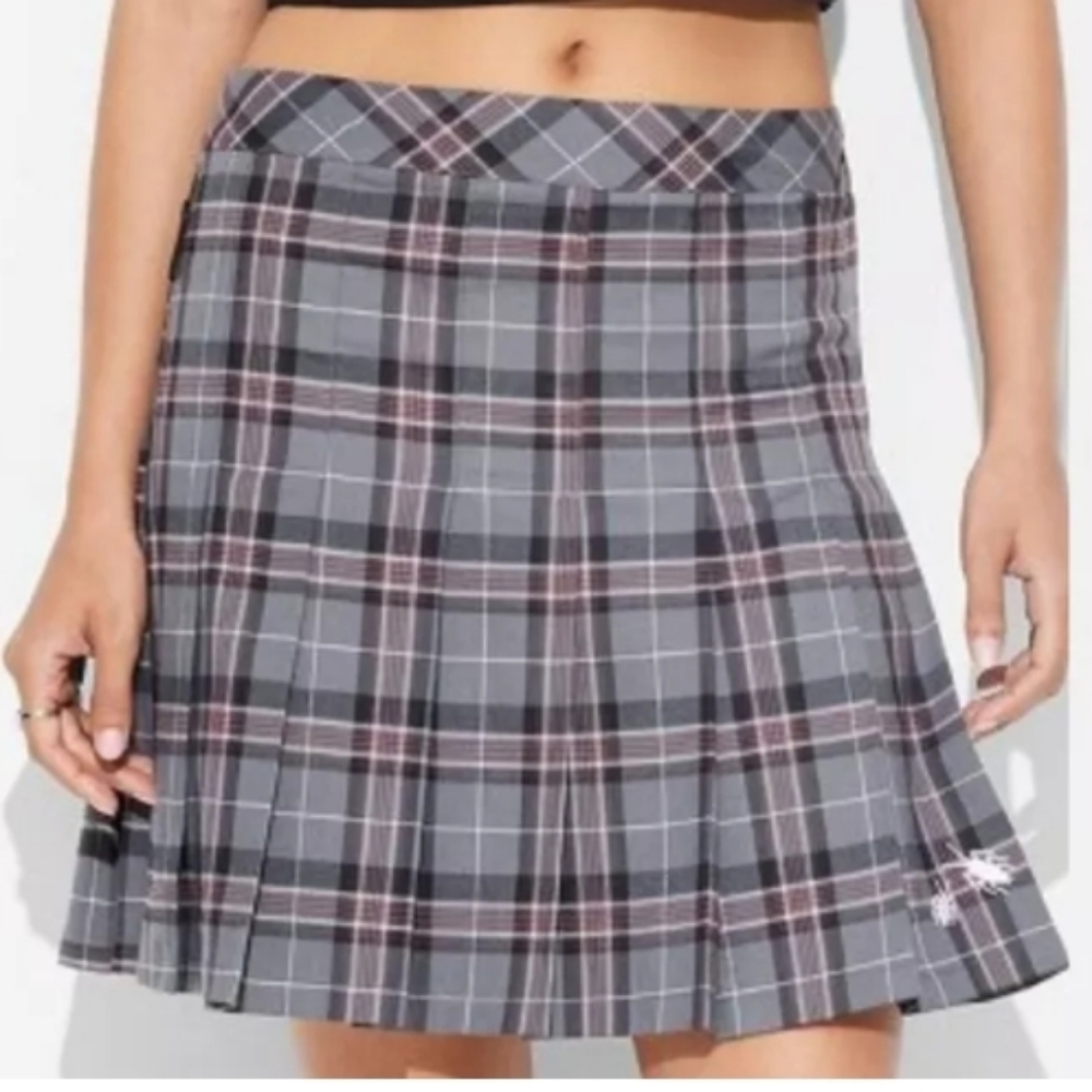Beetlejuice Women's Exclusive Astrid Uniform Mini Graphic Skort Size XS NWT